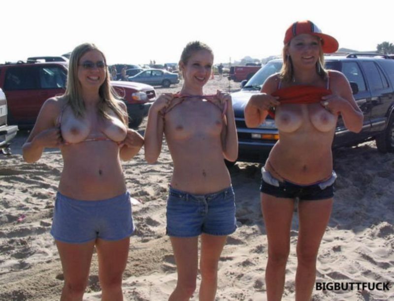 Эротические фото голых сисек и писек на пляжах