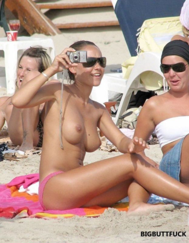 Подборка частных фото голых сисек и писек на пляжах